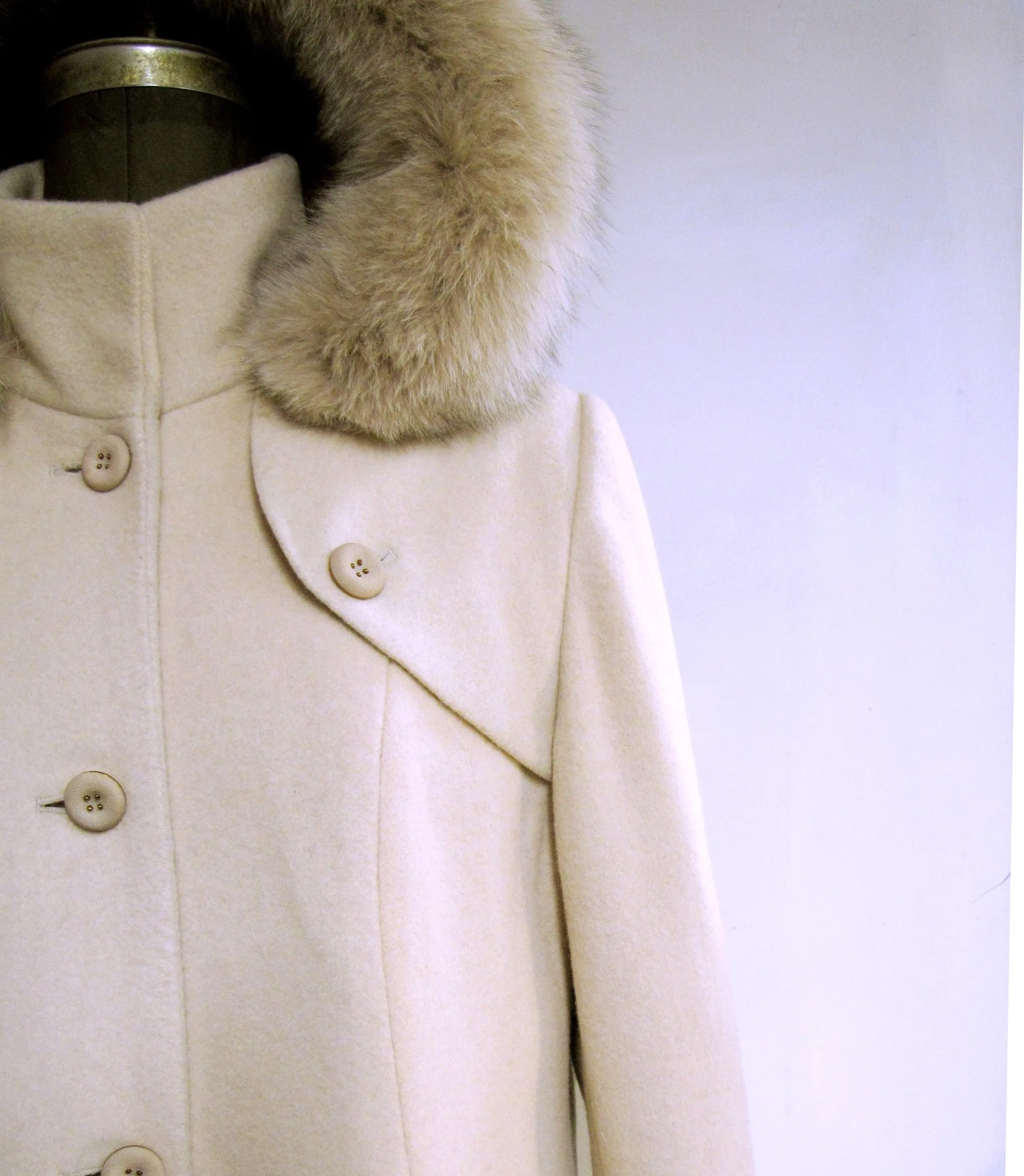 Amanda Coat - Pure Virgin Merino Wool - Detachable Fox Hood