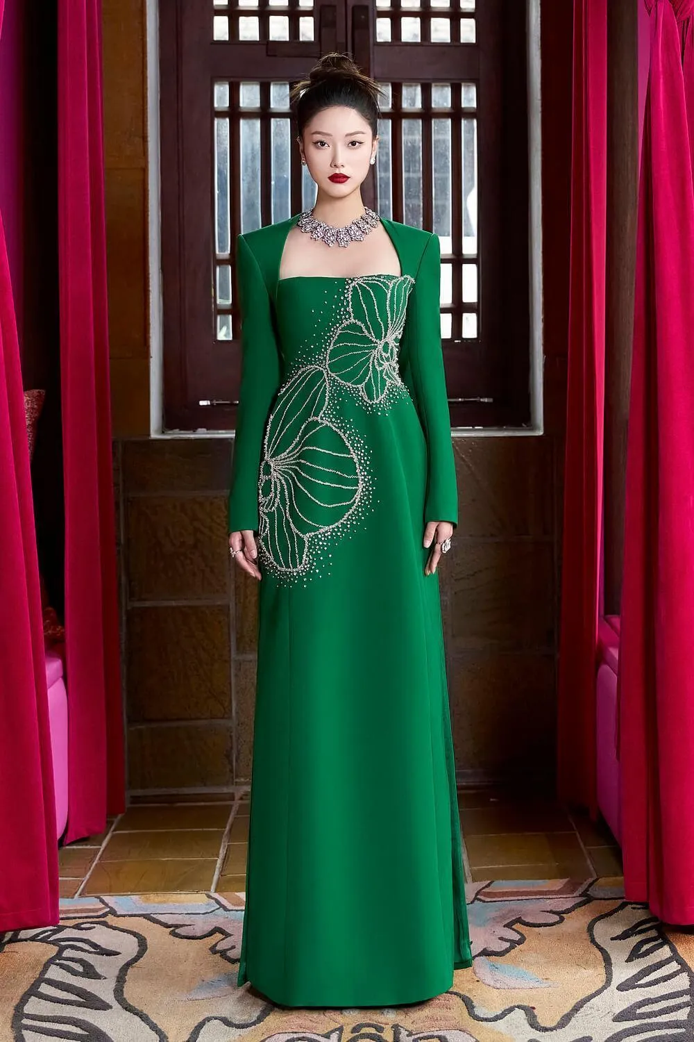 Vivacy Sheath Queen Anne Neck Velvet Satin Floor Length Ao Dai