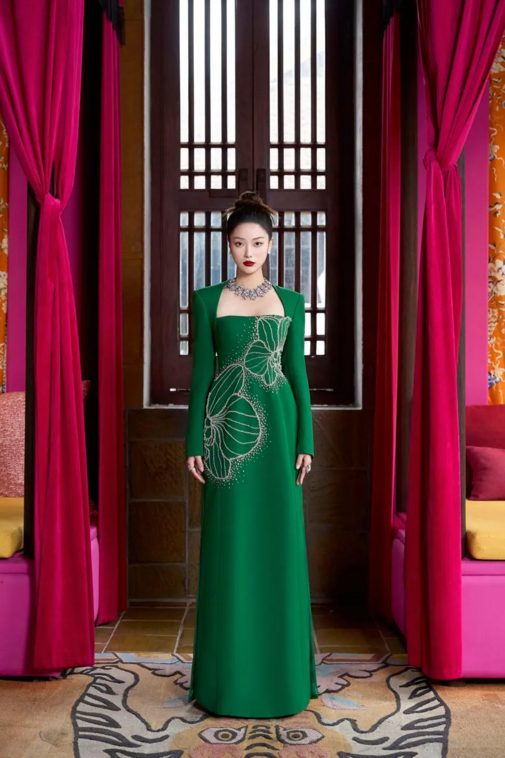 Vivacy Sheath Queen Anne Neck Velvet Satin Floor Length Ao Dai